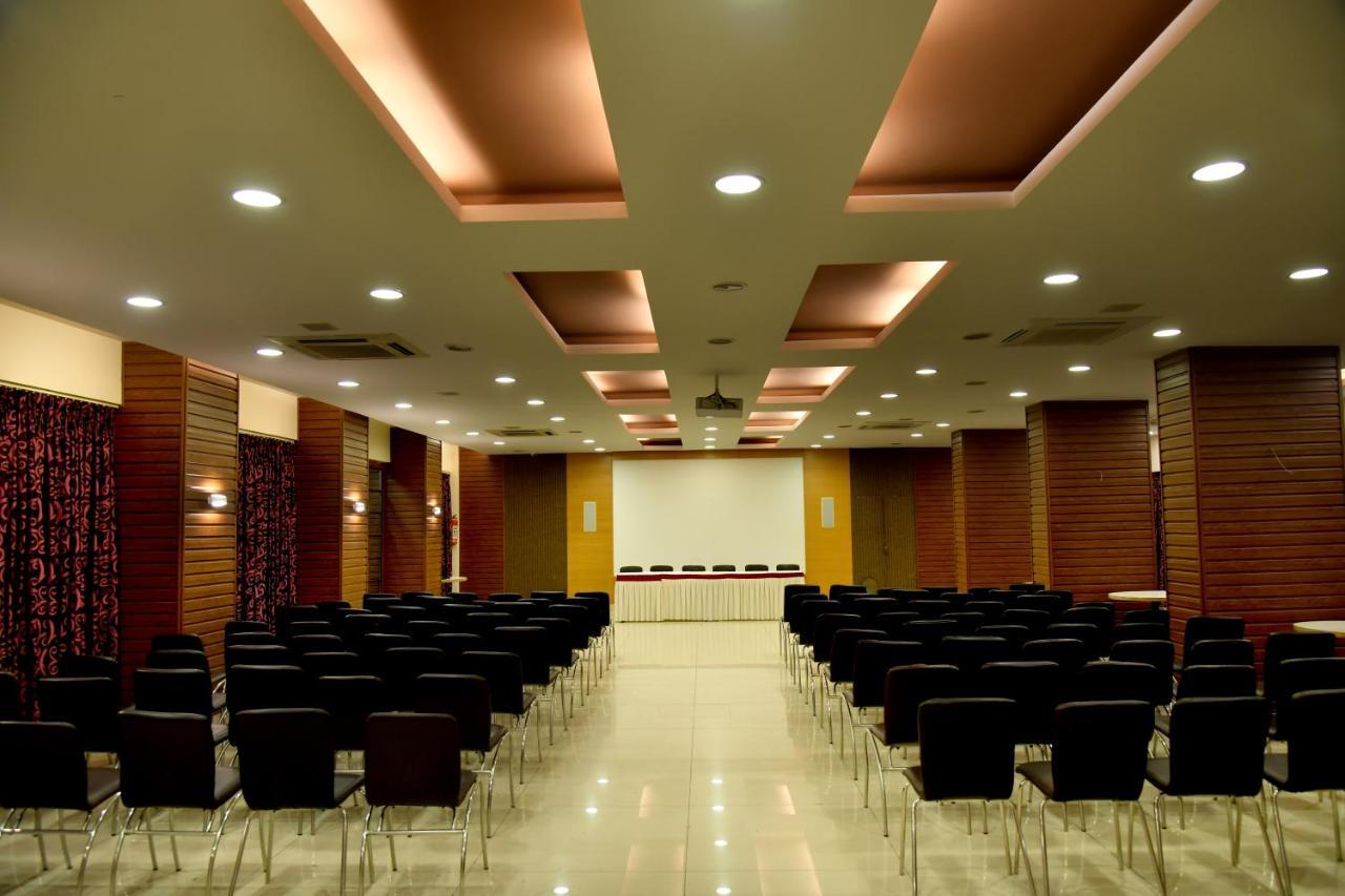 Hotel Prince Residency Bhuj Eksteriør bilde